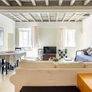 Authentic Monti 5 Mins From Colosseum , Roma Italia